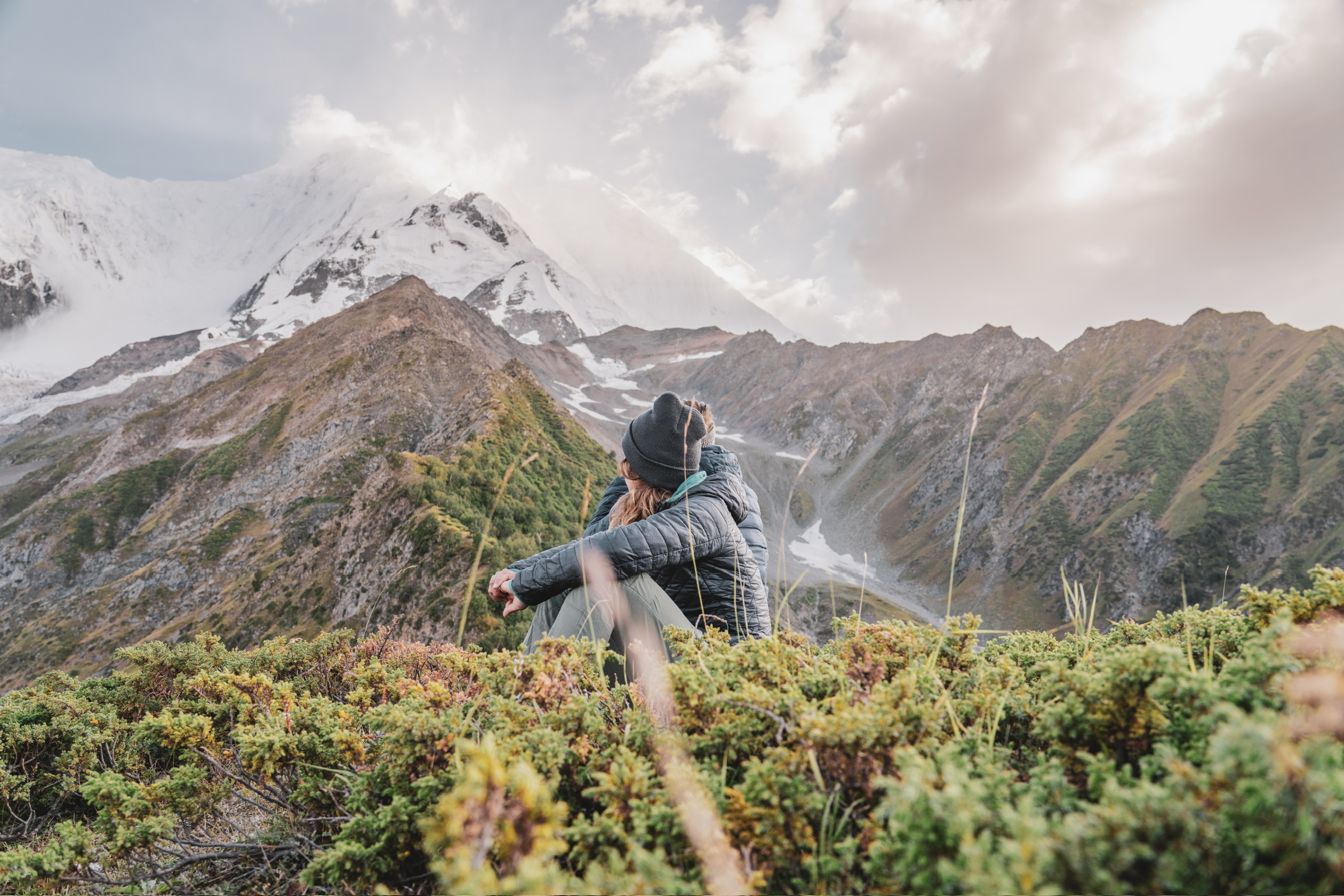Ridge trail with Rakaposhi-area peaks in northern Pakistan