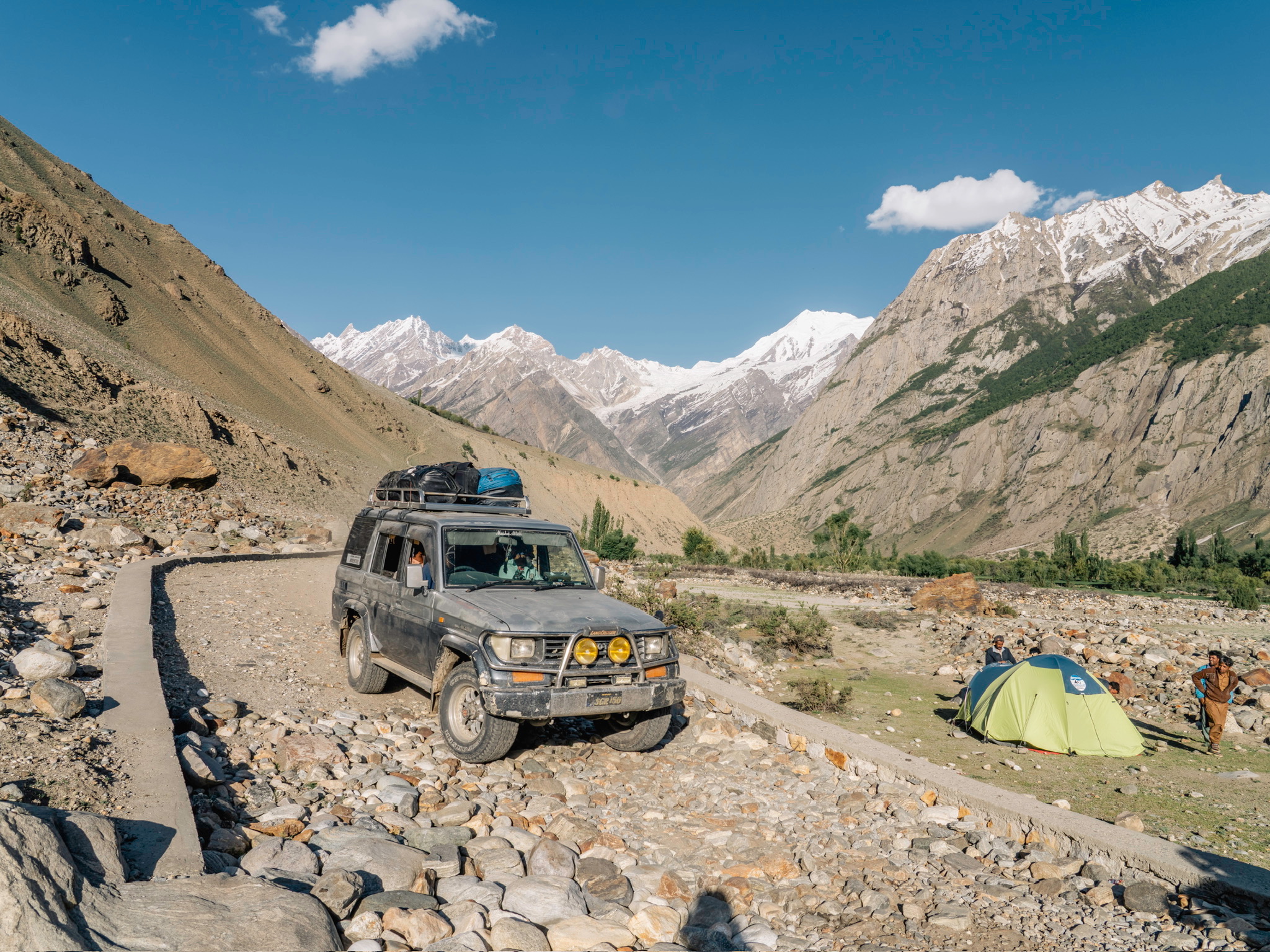 Wide mountain vista along the approach